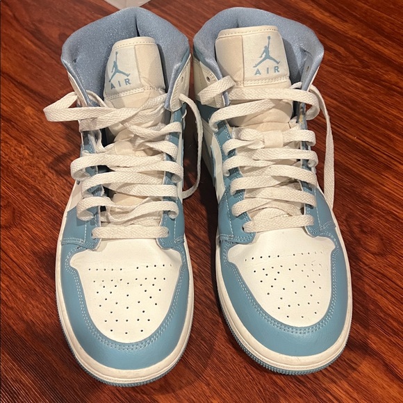Women’s Nike Air Jordan Mid Sneakers Blue & White Size 10 - Picture 2 of 9